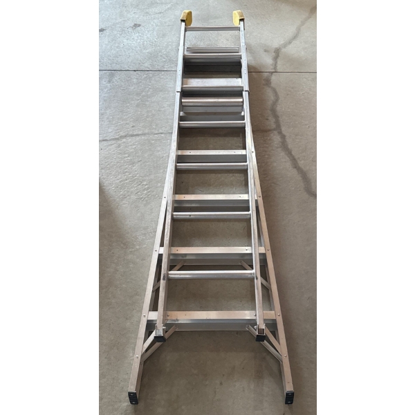 Large Extendable Ladder, Aluminum Grade 2 