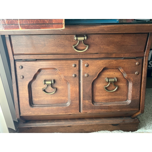 full set of Vintage-Retro end tables 21” h 27”d x19 w coffee table 16”h 21”w 54 Land two small stora