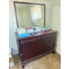 Image 1 : Dresser with mirror