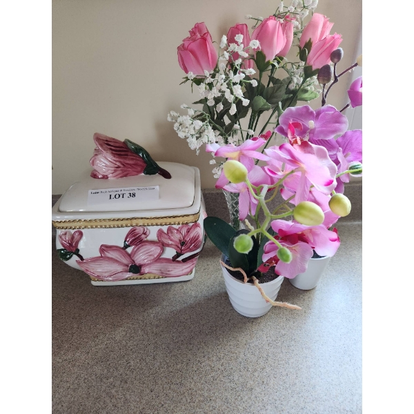Floral Ceramic Cookie Jar With Artificial Floral Décor