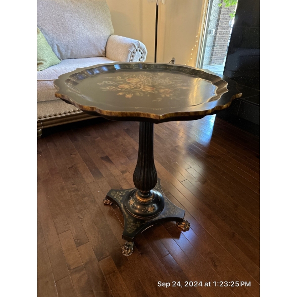 Art Nouvo Hand Painted Side Table 25Wx28T