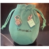 Image 3 : Tiffany & Co. Sterling Silver Charms - Shopping Bag w/ Cupcake Charm 1'Tall