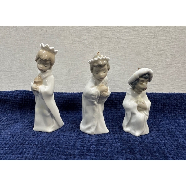 LLADRO "Mini Reyes" 1Wx3.5T , 3.25T, 2.75T (with original box)