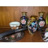Image 4 : Cultural Decor - Bone China, Oriental Enamel Vases, Mt. Rushmore Metal Pan, Italy Made Vases, More 