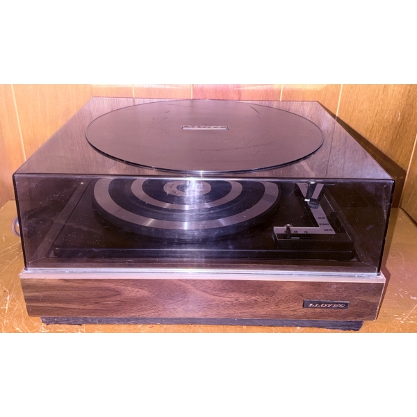 Lloyds FF 2161 Turntable with Woodgrain Finish and Dust Cover