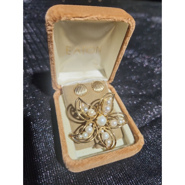 Pearl and Gold Tone Brooch and Earrings 