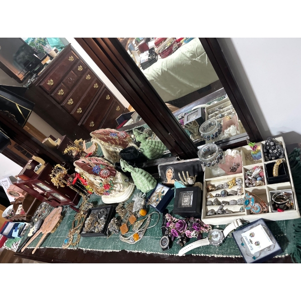 Large Collection of Costume Jewellery You May Find Some Treasures! Hundreds of Pieces Watches, Brace
