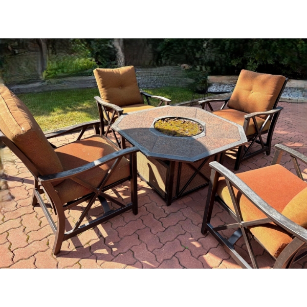 Outdoor Propane Firepit and 4 Chairs 