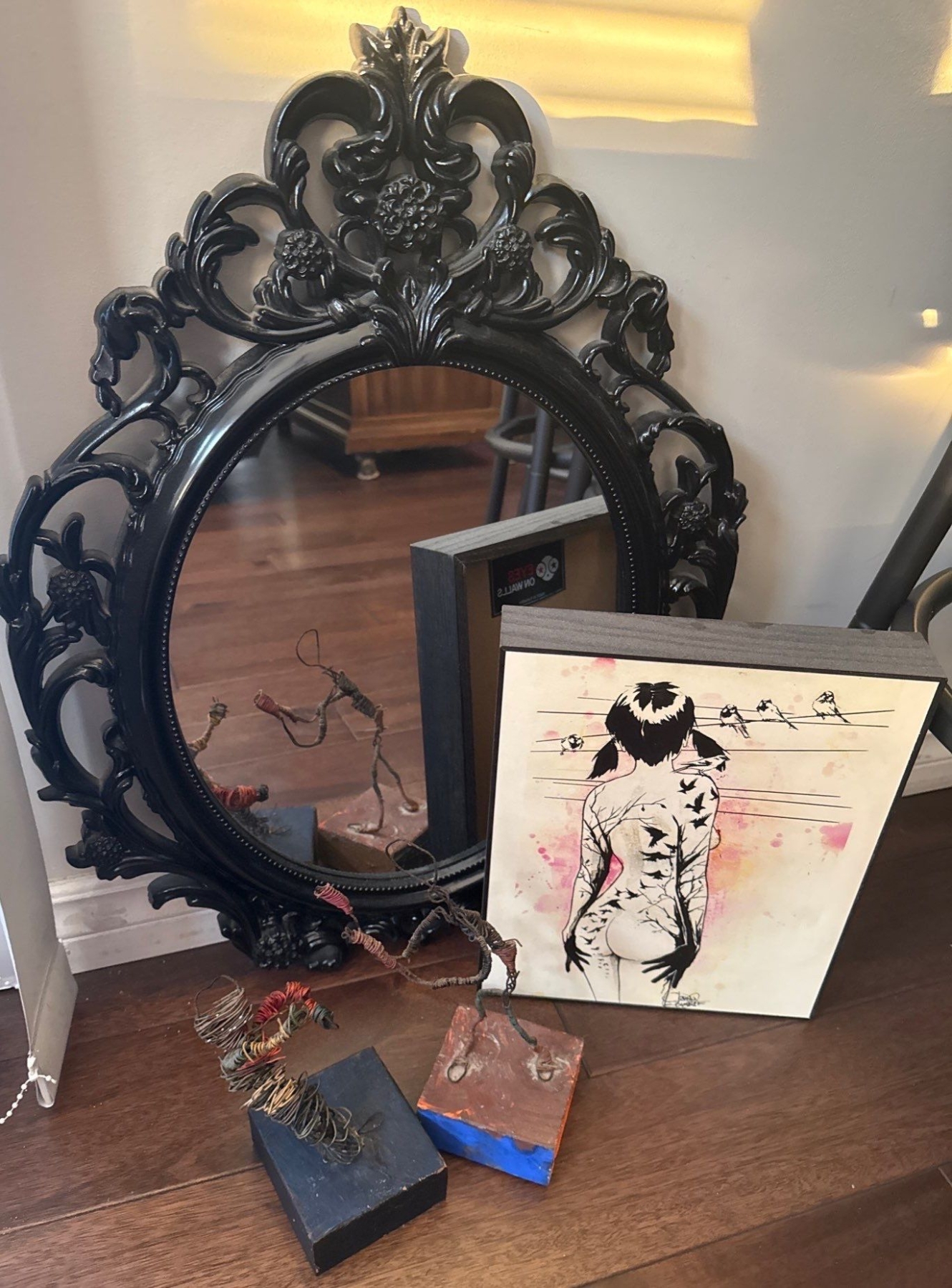Mirror Figure Gothic Style Wall Mirror Anime Art Sketch & 2 Fueding Figures 7T