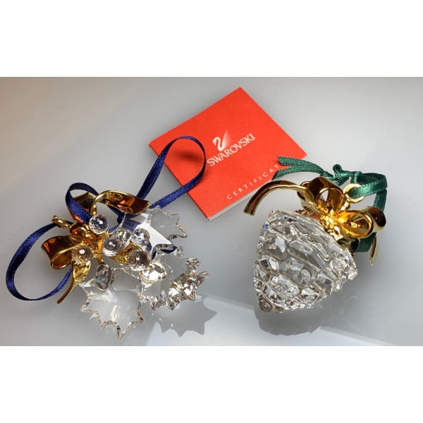 Swarovski Crystal Holiday Charms Mistletoe w/ Acorn 1T
