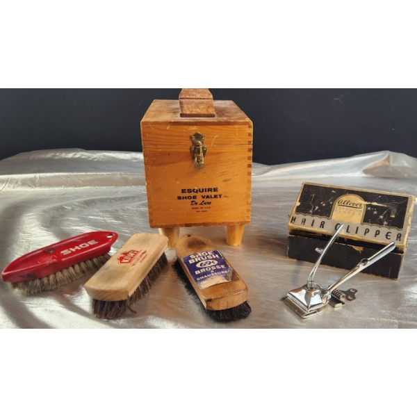 Esquire Shoe Valet Set With Chrome Hair Clippers and Brushes
