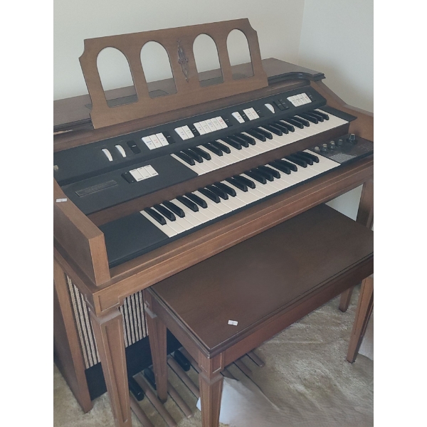 Electrohome Rhythm King Organ 42.5 W, 24 D, 36 T (Plus Music Sheet Stand), Bench 28 W, 13 D, 22 T 