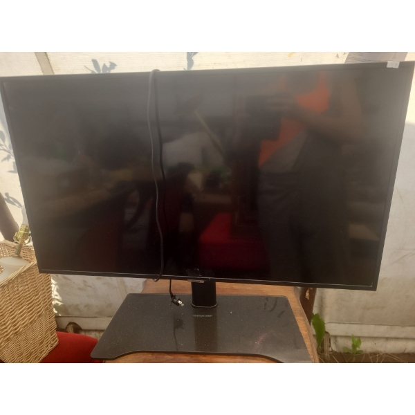 Samsung Television  Model No. UN40NU7100F w/Remote