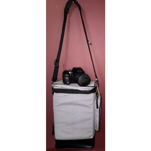 FUJIFILM Fine Pix S200 Digital Camera w/ Soft Shell Travel Bag 