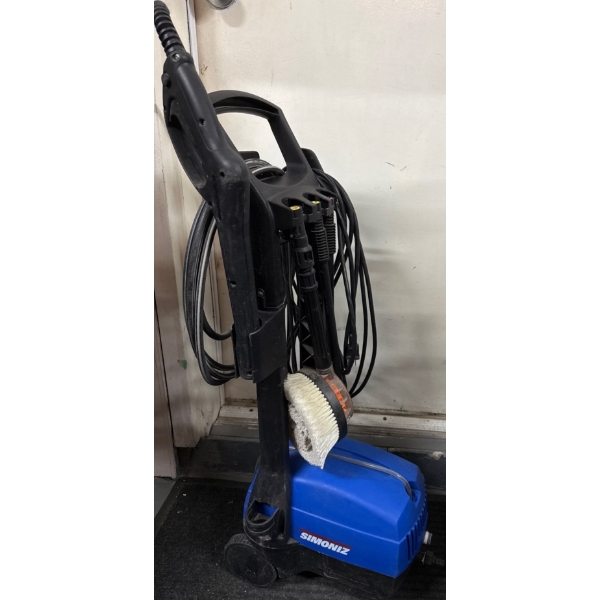 Simoniz Pressure Washer w/Attachments