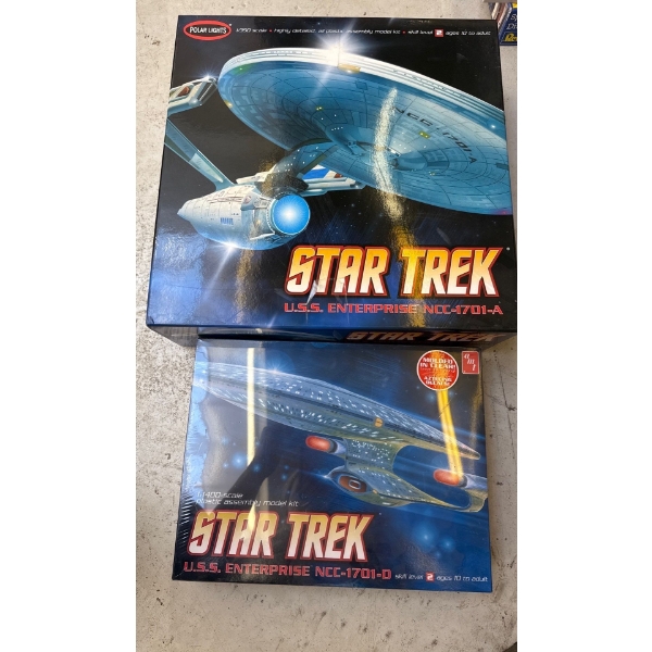 Star Trek USS Enterprise NCC-1701-A w/ USS Enterprise NCC-1701-D