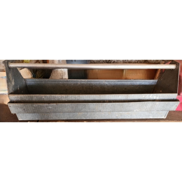 Toolbox 32 W, 10 D, 12 T