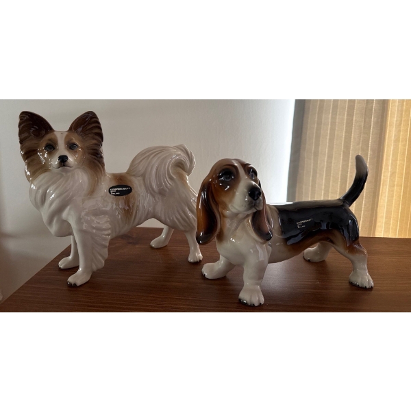 Pair of Decorative Porcelain Dogs By Coopercraft , One Tail Has Been Reglued 