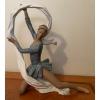 Image 1 : Lladro Porcelain Dancar Vello 15x21 Gymnast