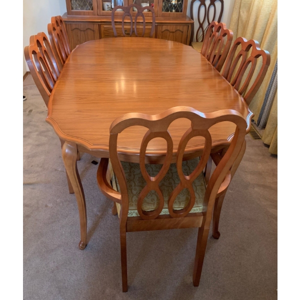 Crawfoot 7 Seat Dinner Set w/ 2 Leaf Extender 72Wx40Dx30H