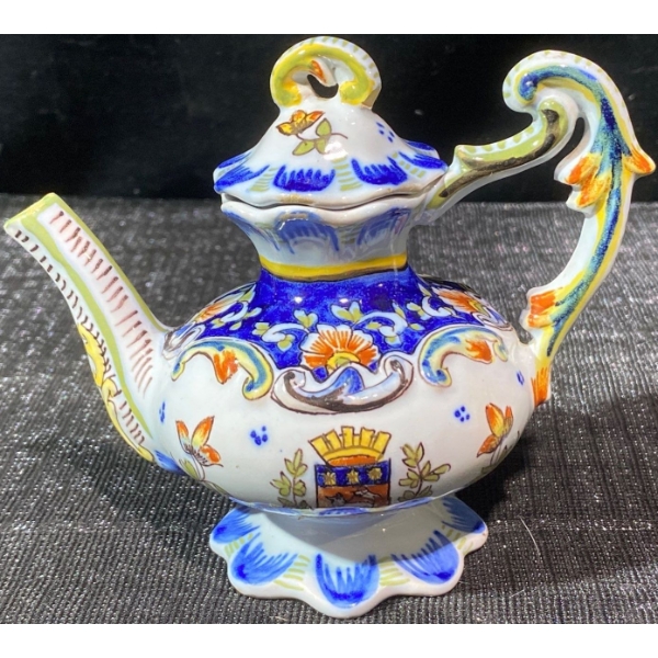 1830's "Bon Tecours" Tea Pot