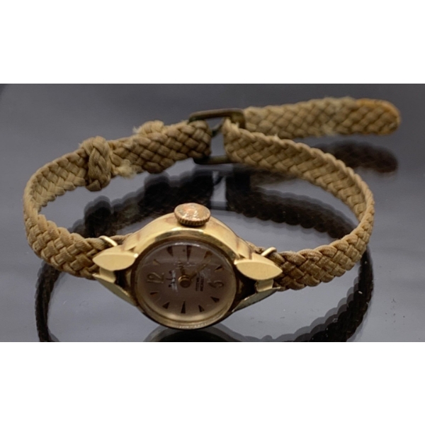 Lovely 14k Gold 'Anker' 17 Jewels Incabloc Watch, Weighs 7.5g 