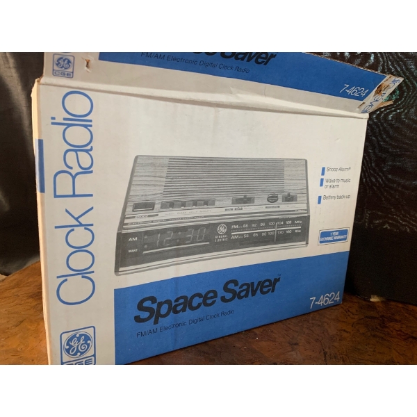 New in Box General Electric Space Saver FM/AM Electronic Digital Clock Radio Model 7-4624