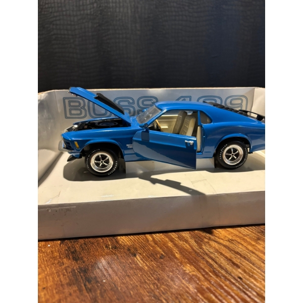 Ertl Collectibles 1970  Boss 429 Mustang Special edition grabber blue with all original packaging