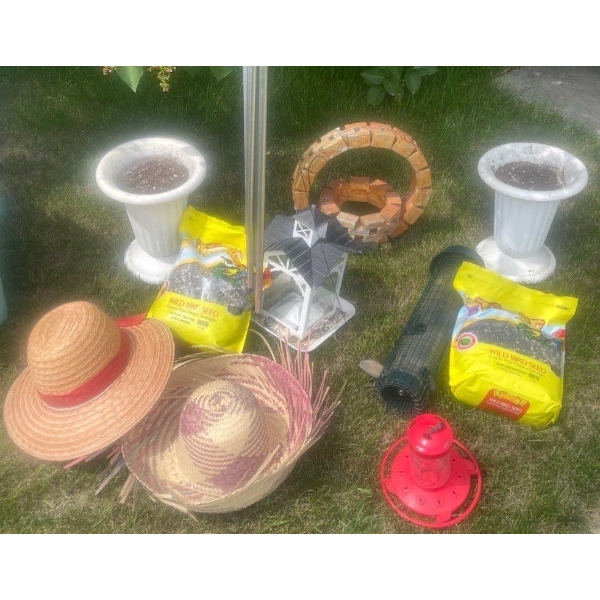 Collection Of Bird Seed Feeders & Yard Ornaments ++ Planters