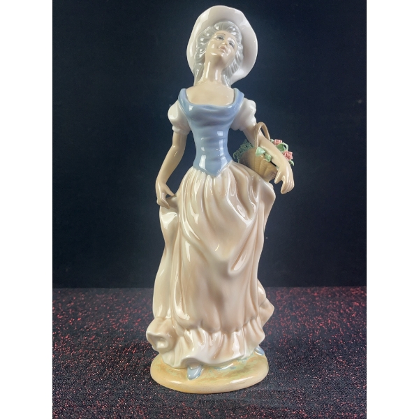Lladro Nao by Lladró 11-Inch Porcelain Lady Figurine Spain