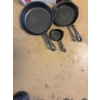 Image 3 : Ceramic Briquets, Lava Brick for Gas Barbecues, and 3-Piece Cast-Iron Frying Pan Set