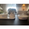 Image 2 : Selection of Cookware, Corningware (3 pieces), Serving Tray, Roasting Dishes (3), Beer Steins (2)