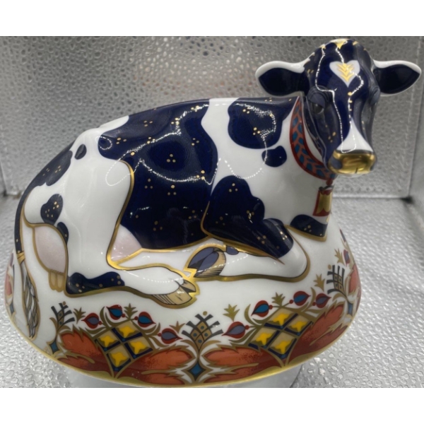 Gorgeous English Royal Crown Derby Bone China Friesian Cow 'Buttercup' Figurine - 6In Long 