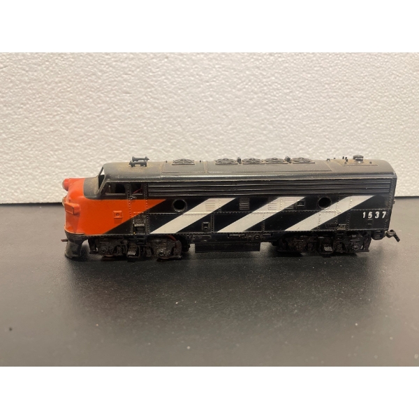 CN 1537 Model Engine 7L &  CN 9000 Model Engine w/ Coal Car 7L