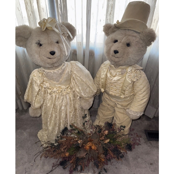 Vintage Tilly Collectible Wedding Bears - Bride & Groom 3ft Tall