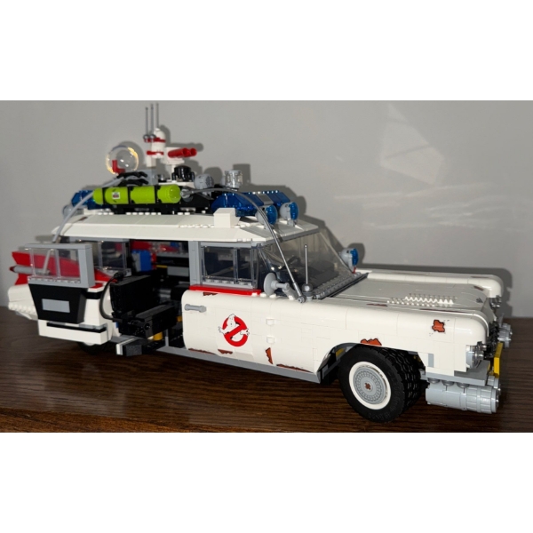 LEGO Model Of The Ghostbusters Ecto-1 Car (set10274)