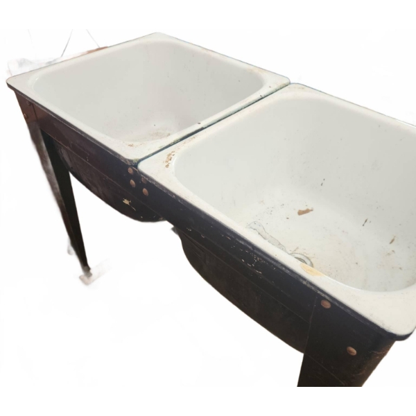 Double Utility Laundry Sink on Metal Stand