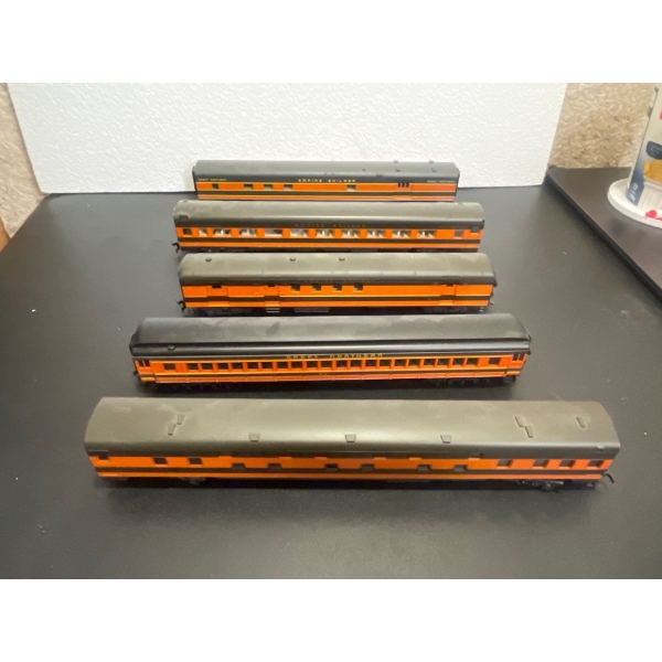 EMPIRE BUILDING Rail Cars 11L