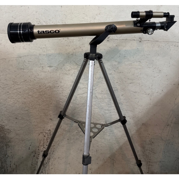 Tasco Luminova Refractor Telescope Mod#40060660 w/Case & Tripod