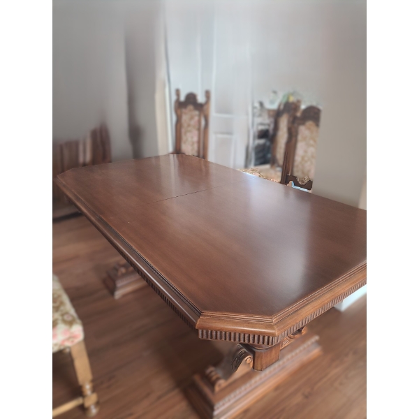 Vintage Italian Wood Dining: 76 W, 42 D, 32 T, Six Side 19 W, 18 D, 47 T, Two Arm 22 W, 20 D, 50 T