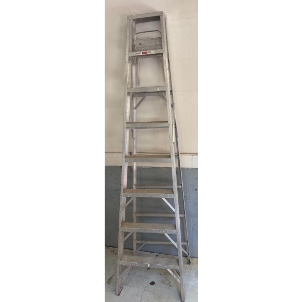 7 Rung Reynolds Aluminum Ladder 