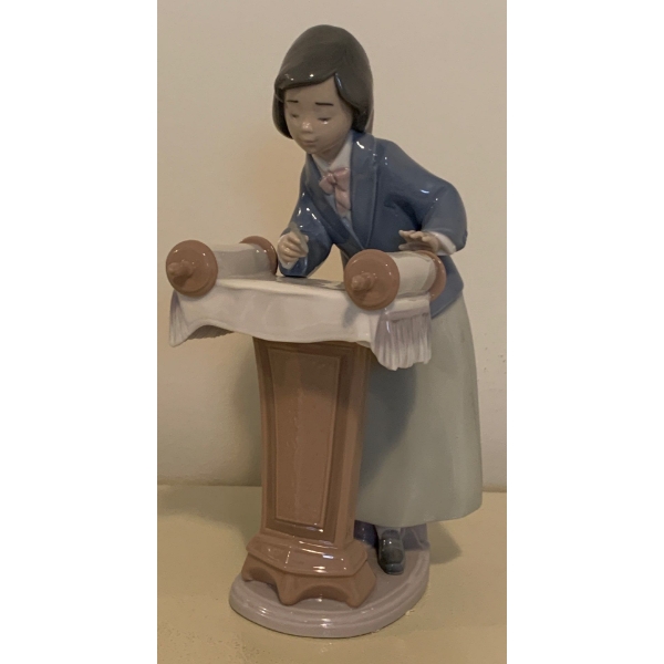 LLADRO Porcelain 'My Batmitza ' 9T Jewish 