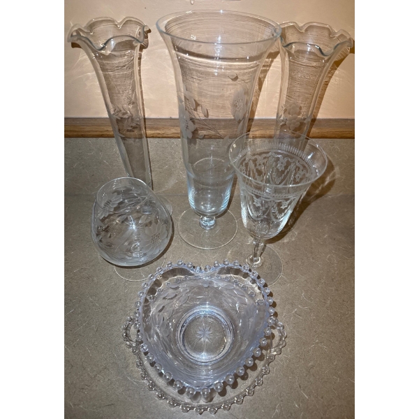 Art Glassware w/ Fern Etchings Ruffled Rims & Footed Bases - Gorgeous!