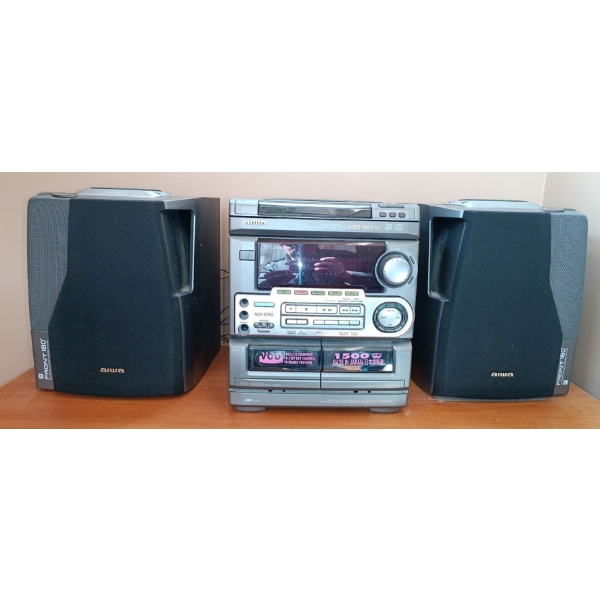 AIWA Super T Bass Sound System CD3 Video CD w/ Speakers NSX-K550