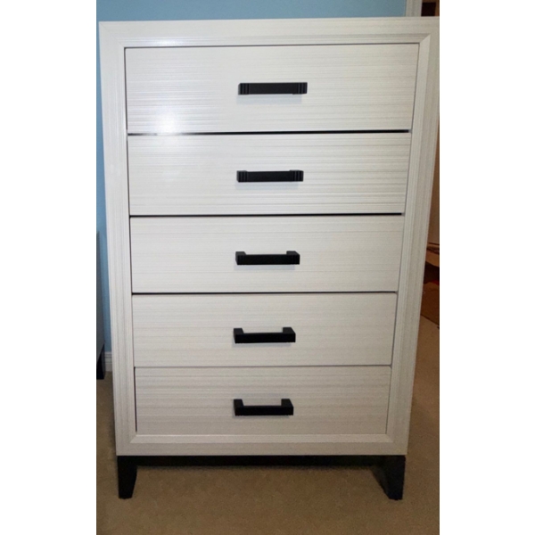 White Wood Venier Chest Of Drawers 32x17x50