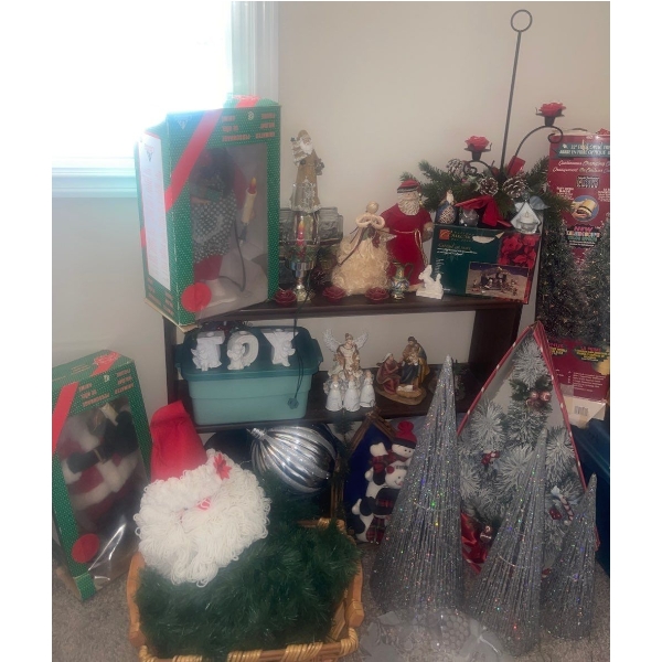 Collection of Holiday Christmas Decor & Ornaments