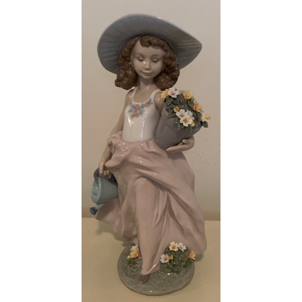 LLADRO Porcelain 'A Wish Come True' 10T Girl W/ Flowers 