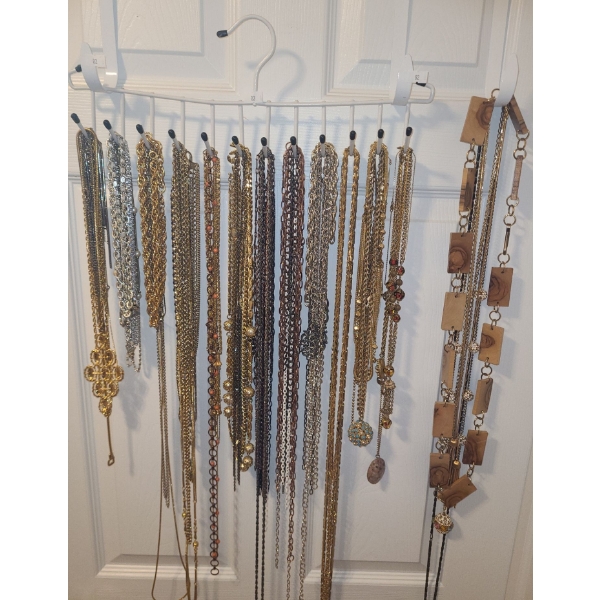 Assorted Women's Costume Jewelry Necklaces- Unstamped