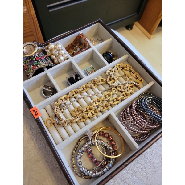 Costume Jewelry 20+ Pieces