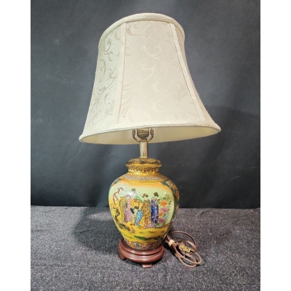 Hand Painted Geisha Art Lamp on Wooden Base- Tested. 